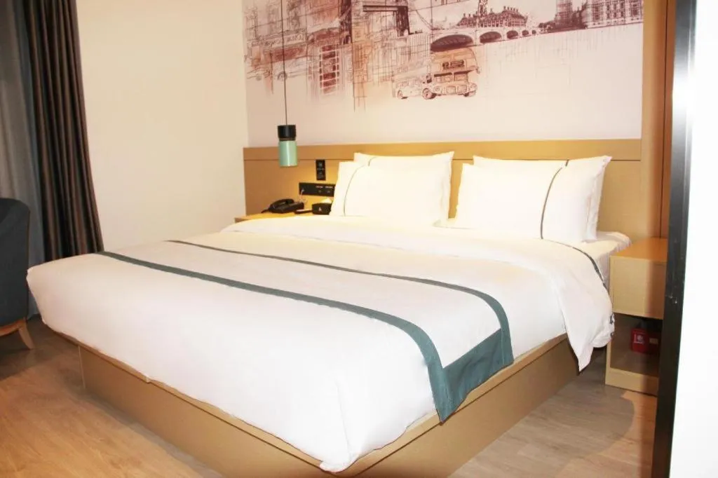 Bed in City Comfort Inn Jinzhou Bohai University Wanda Plaza