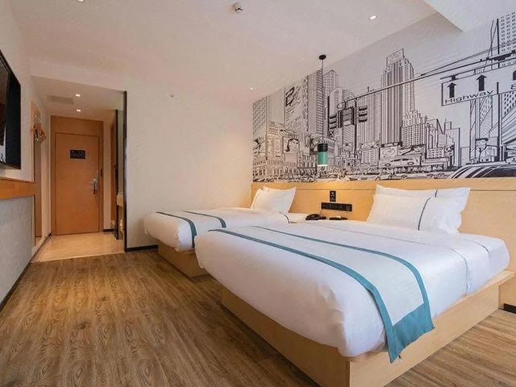 Bed in City Comfort Inn Jinzhou Bohai University Wanda Plaza