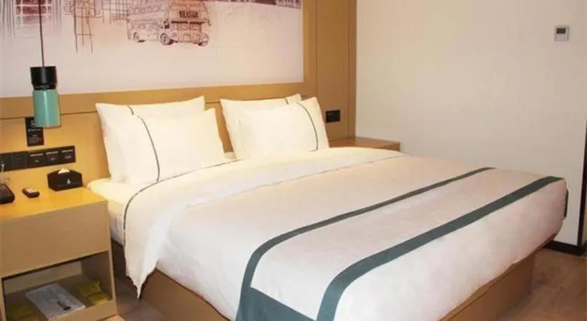 Bed in City Comfort Inn Jinzhou Bohai University Wanda Plaza