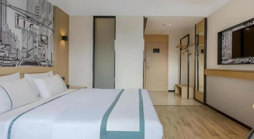 Bed in City Comfort Inn Jinzhou Bohai University Wanda Plaza