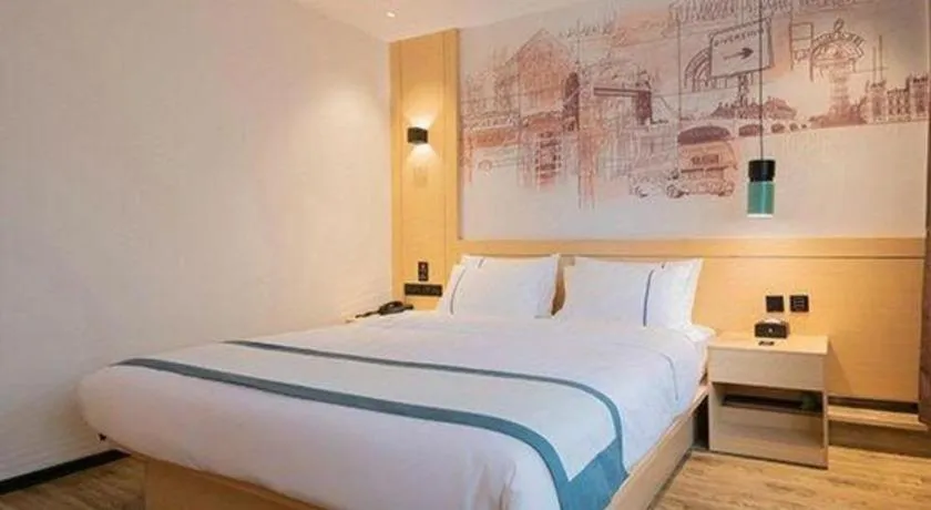 Bed in City Comfort Inn Jinzhou Bohai University Wanda Plaza