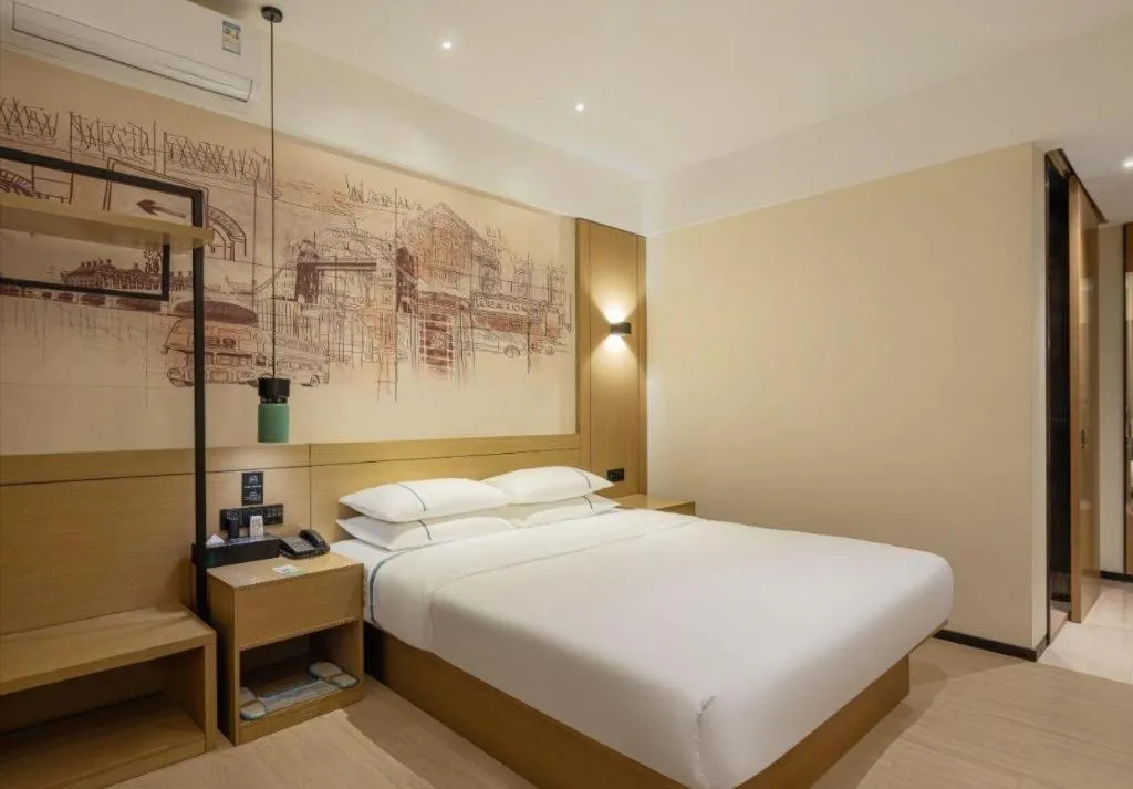 Bed in City Comfort Inn Jinzhou Bohai University Wanda Plaza
