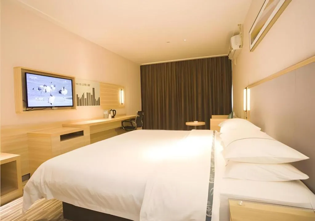 Bed in City Comfort Inn Zhanjiang South Railway Station