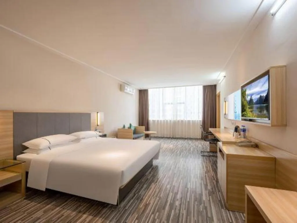 Bed in City Comfort Inn Zhanjiang South Railway Station