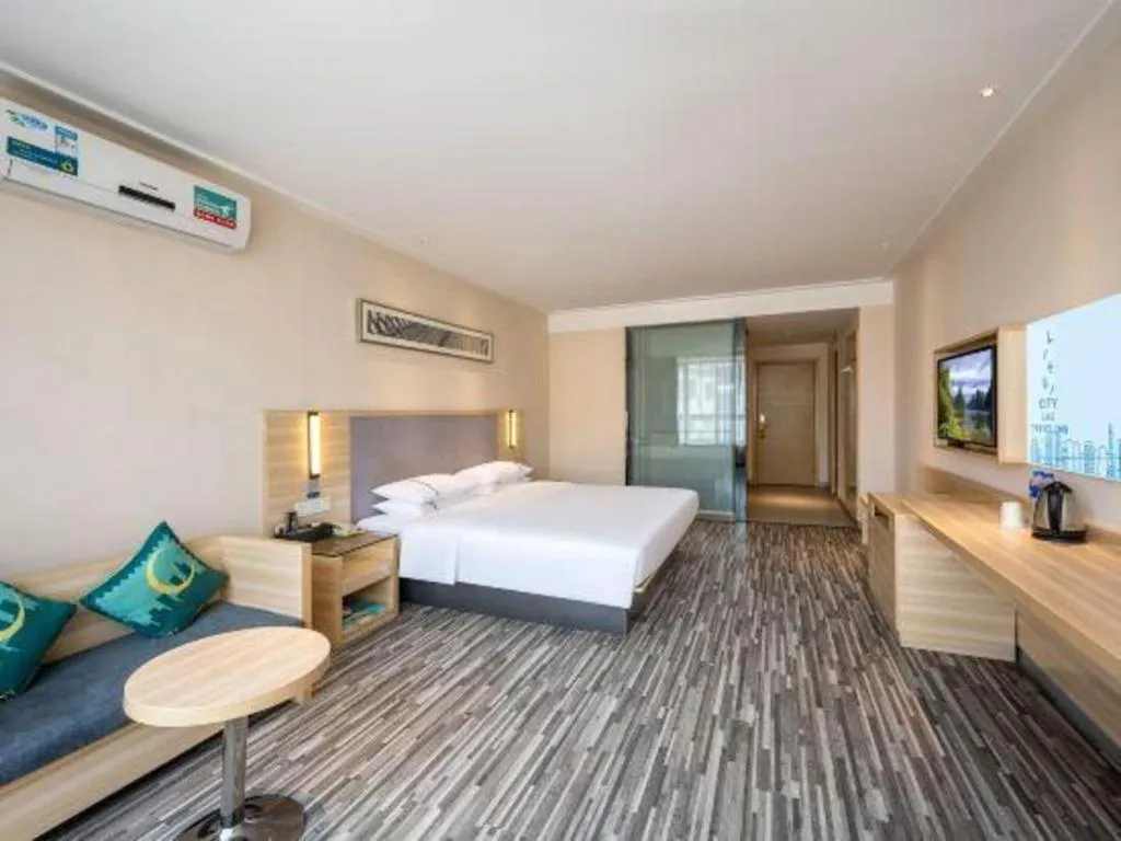 Bed in City Comfort Inn Zhanjiang South Railway Station