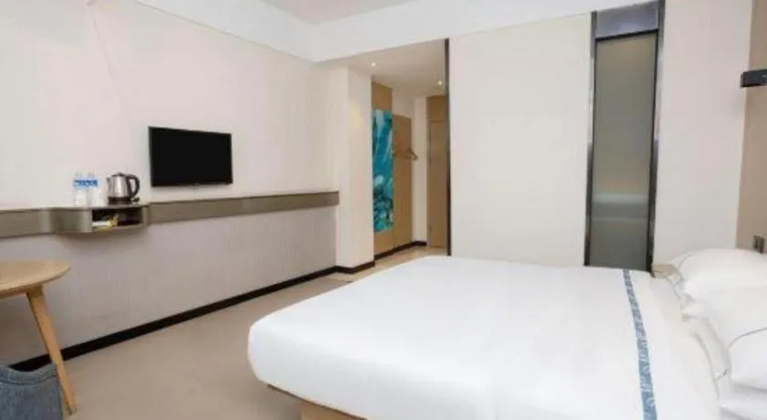 Bed in City Comfort Inn Huanggang Luotian Yishui Waitan