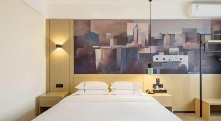 Bed in City Comfort Inn Huanggang Luotian Yishui Waitan