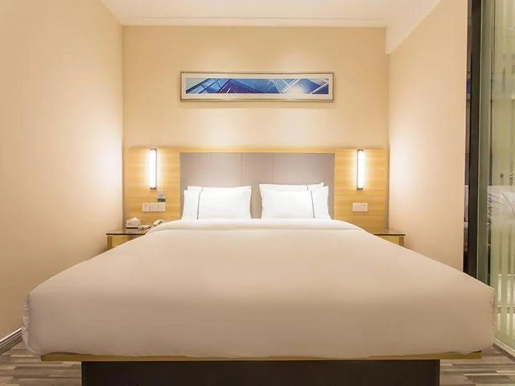 Bed in City Comfort Inn Nanning East Railway Station