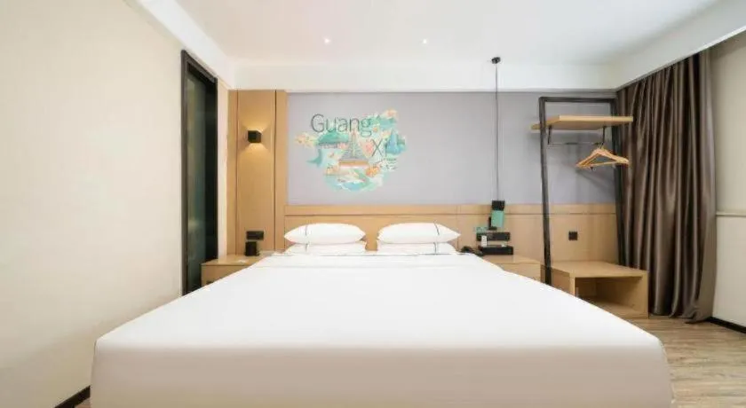 Bed in City Comfort Inn Liuzhou Chengzhong Wanda Haiguan