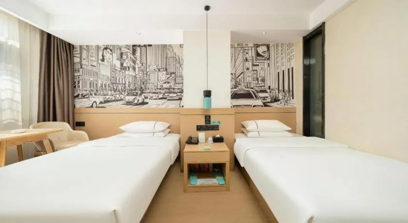 Bed in City Comfort Inn Liuzhou Chengzhong Wanda Haiguan