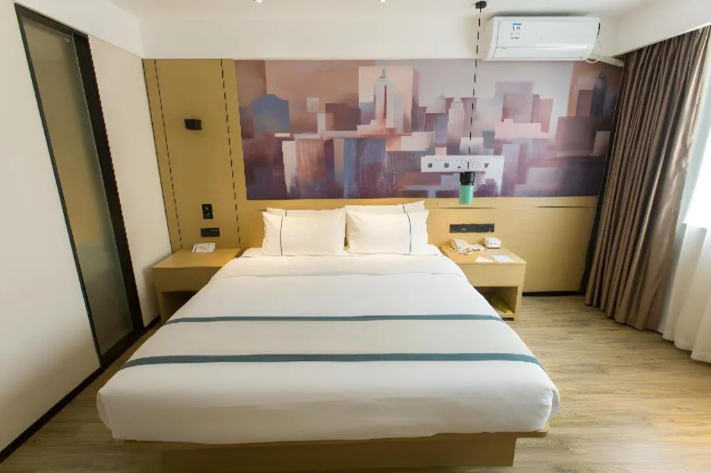 Bed in City Comfort Inn Guigang Hecheng Wanda Plaza