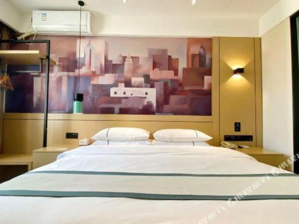 Bed in City Comfort Inn Guigang Hecheng Wanda Plaza