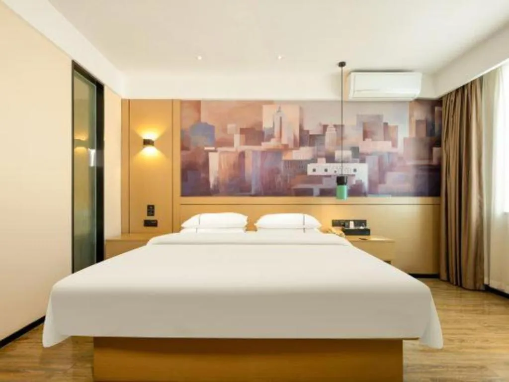 Bed in City Comfort Inn Guigang Hecheng Wanda Plaza