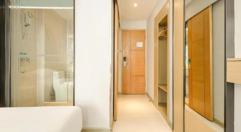 Bed in City Comfort Inn Liuzhou Baisha Bus Station Shengli Barbecue City