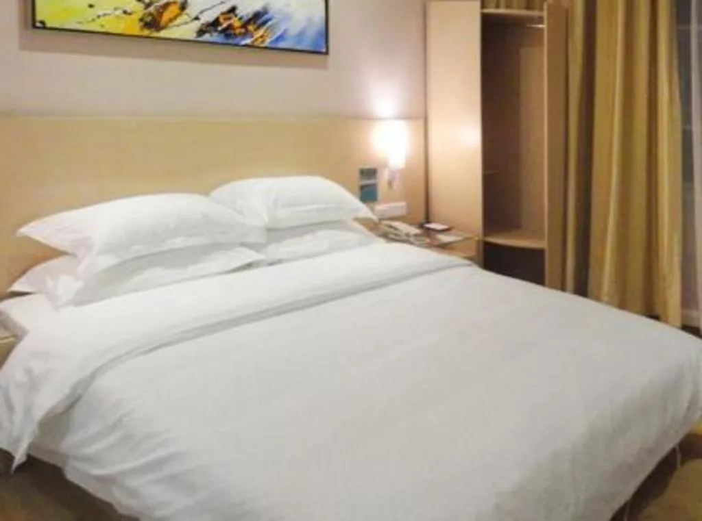 Bed in City Comfort Inn Liuzhou Baisha Bus Station Shengli Barbecue City