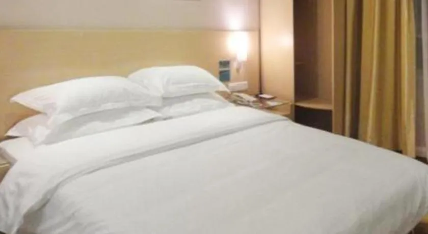 Bed in City Comfort Inn Liuzhou Baisha Bus Station Shengli Barbecue City