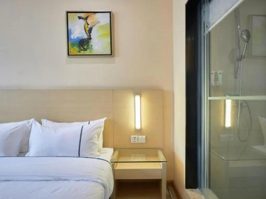 Bed in City Comfort Inn Liuzhou Baisha Bus Station Shengli Barbecue City