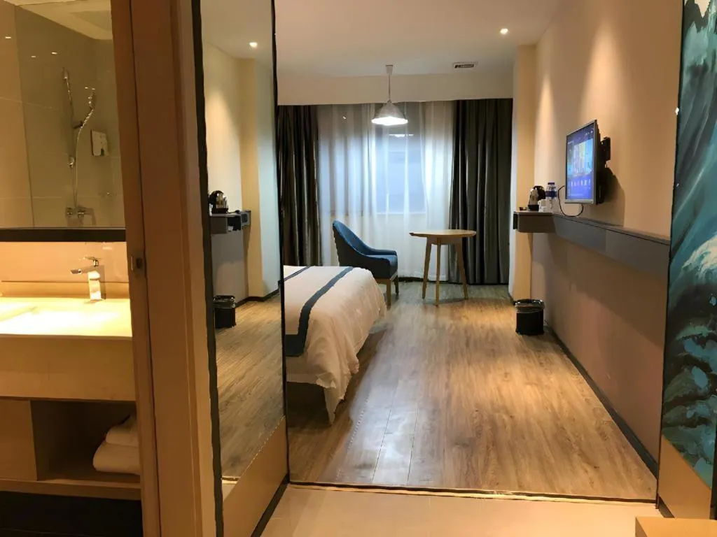 Bed in City Comfort Inn Jiangxia Wuchang University of Technology