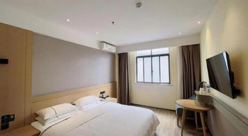Bed in City Comfort Inn Jiangxia Wuchang University of Technology