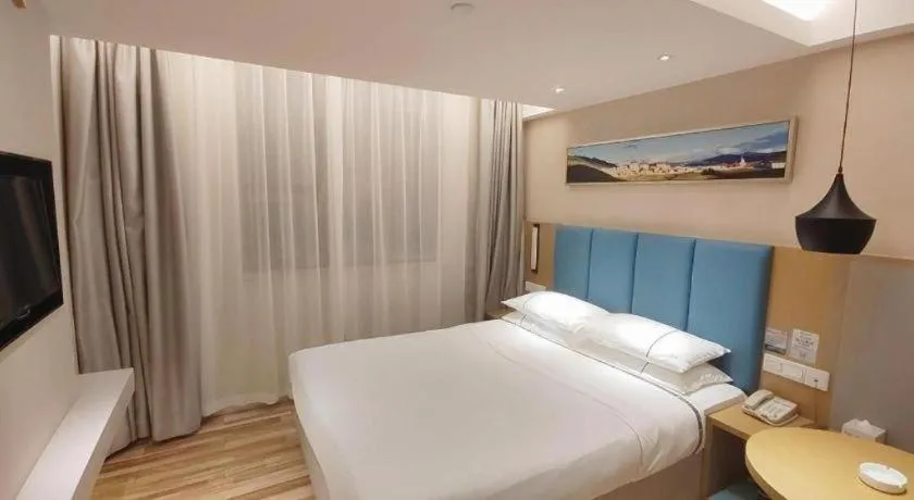 Bed in City Comfort Inn Jingzhou Wanda Plaza