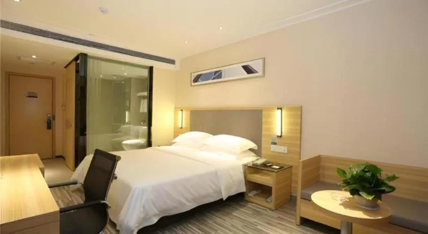 Bed in City Comfort Inn Changsha Jingwanzi Desiqin Plaza