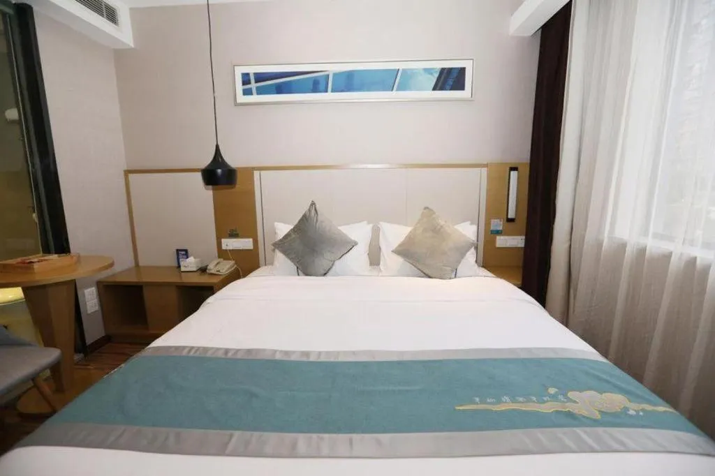 Bed in City Comfort Inn Changsha Jingwanzi Desiqin Plaza