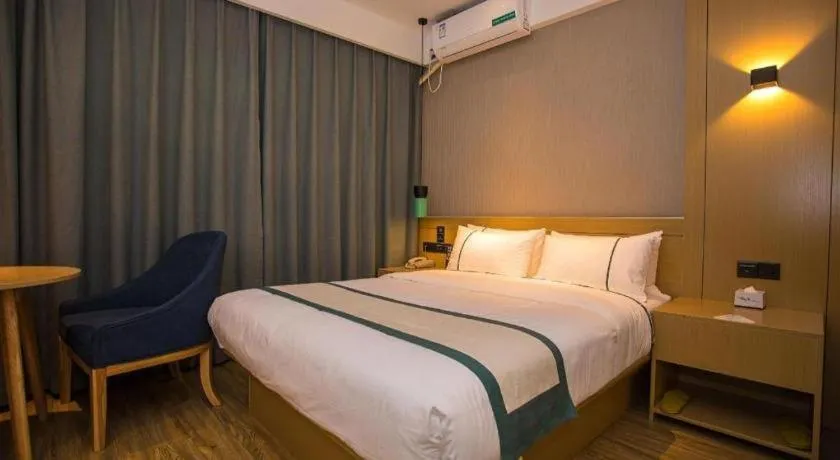 Bed in City Comfort Inn Wuhan Daxueyuan Road Qingfeng Villa