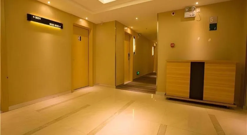 Bed in City Comfort Inn Hechi Chengxi Avenue