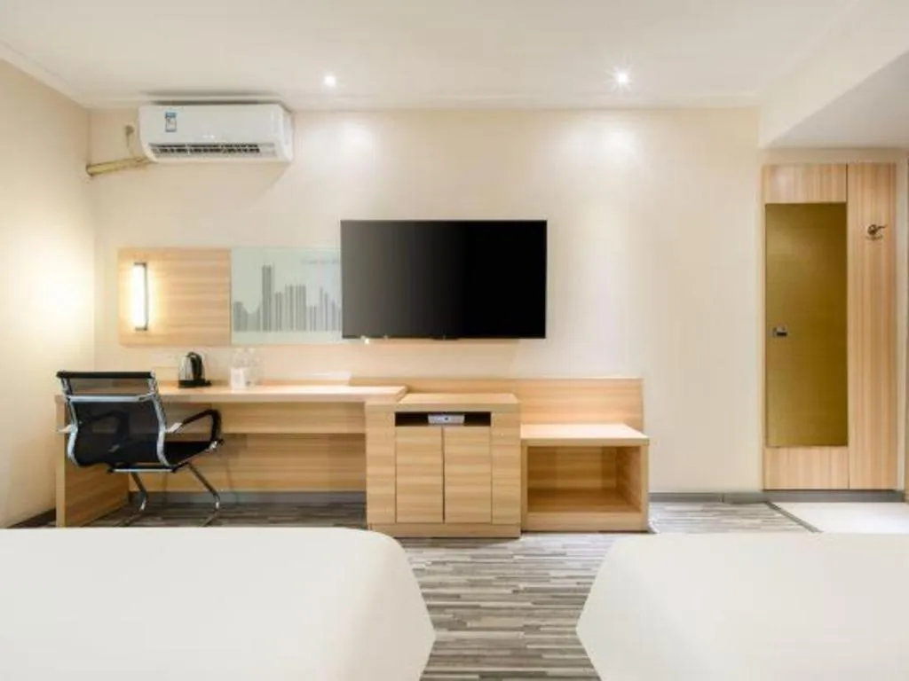 Bed in City Comfort Inn Hechi Chengxi Avenue