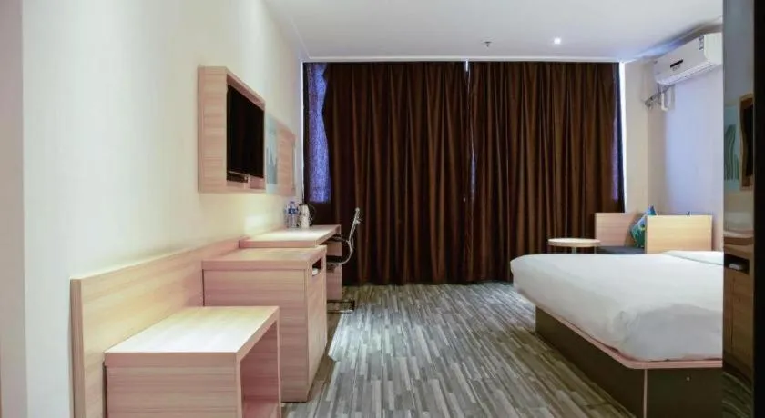 Bed in City Comfort Inn Tianmen East Lake Wanda Plaza