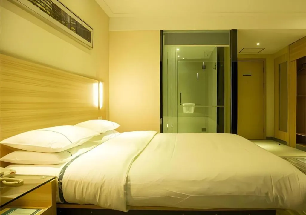 Bed in City Comfort Inn Tianmen East Lake Wanda Plaza