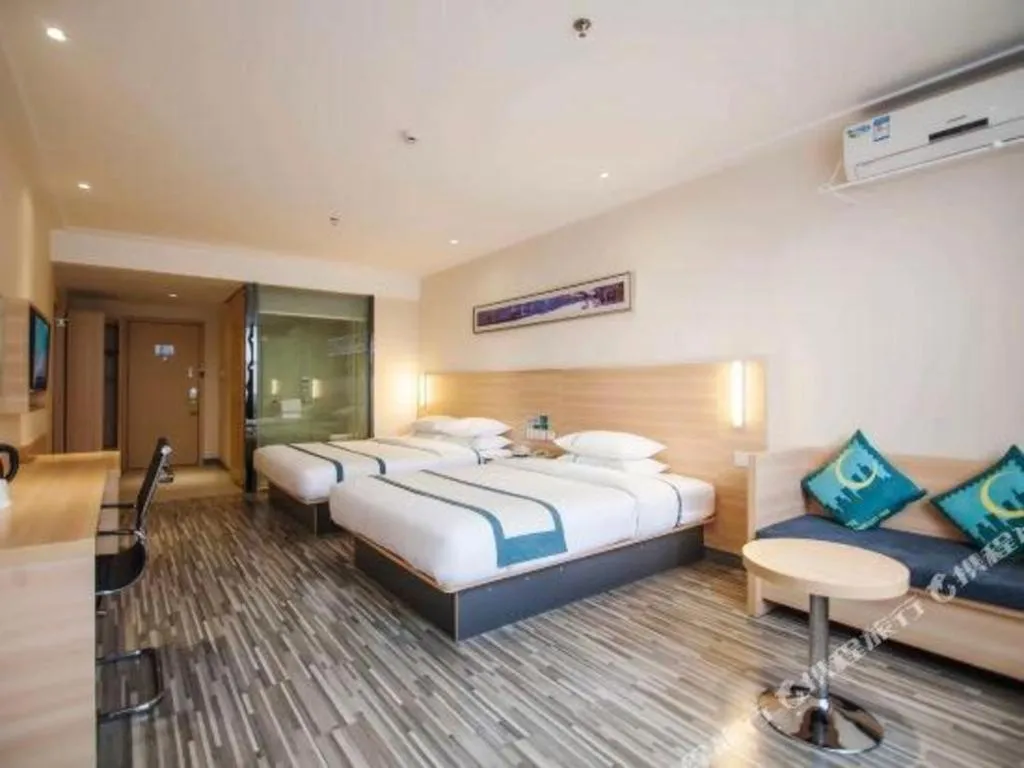 Bed in City Comfort Inn Tianmen East Lake Wanda Plaza