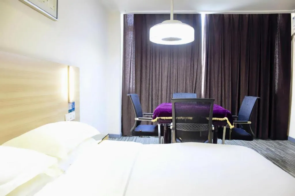 Bed in City Comfort Inn Tianmen East Lake Wanda Plaza