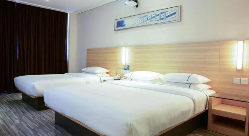 Bed in City Comfort Inn Tianmen East Lake Wanda Plaza