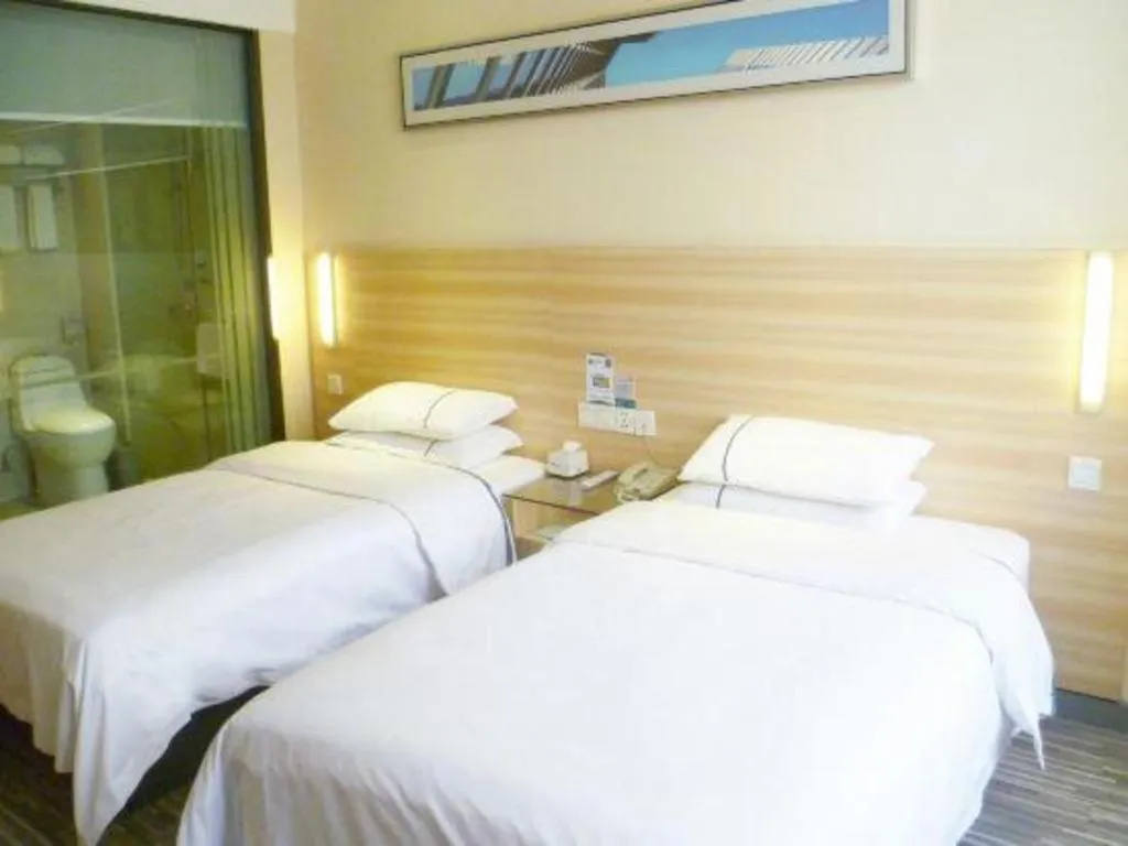 Bed in City Comfort Inn Tianmen East Lake Wanda Plaza