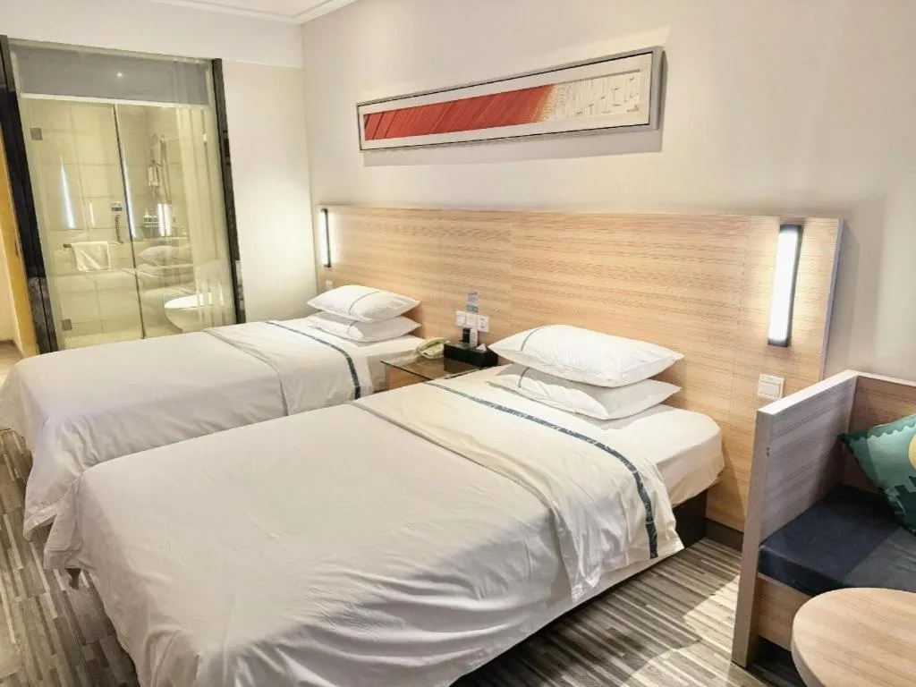 Bed in City Comfort Inn Tianmen East Lake Wanda Plaza