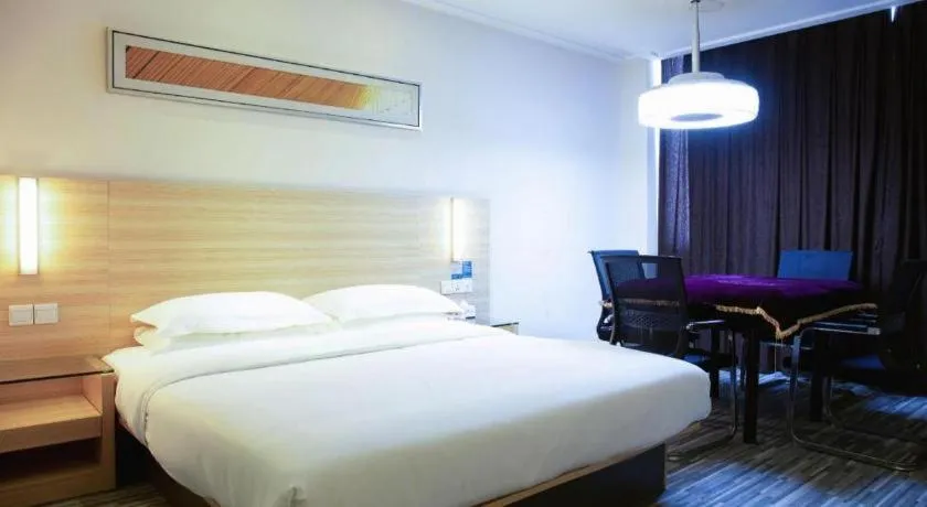 Bed in City Comfort Inn Tianmen East Lake Wanda Plaza