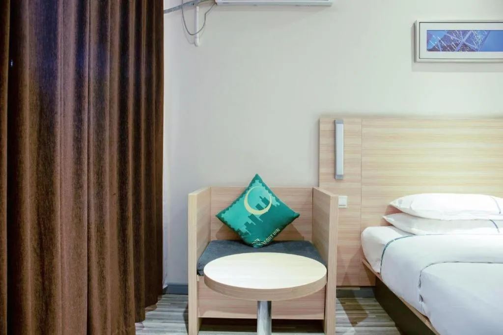 Bed in City Comfort Inn Tianmen East Lake Wanda Plaza