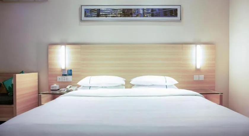 Bed in City Comfort Inn Tianmen East Lake Wanda Plaza