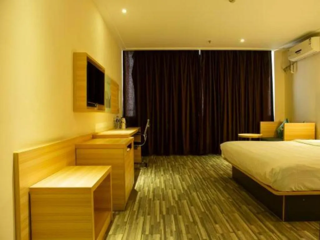 Bed in City Comfort Inn Tianmen East Lake Wanda Plaza