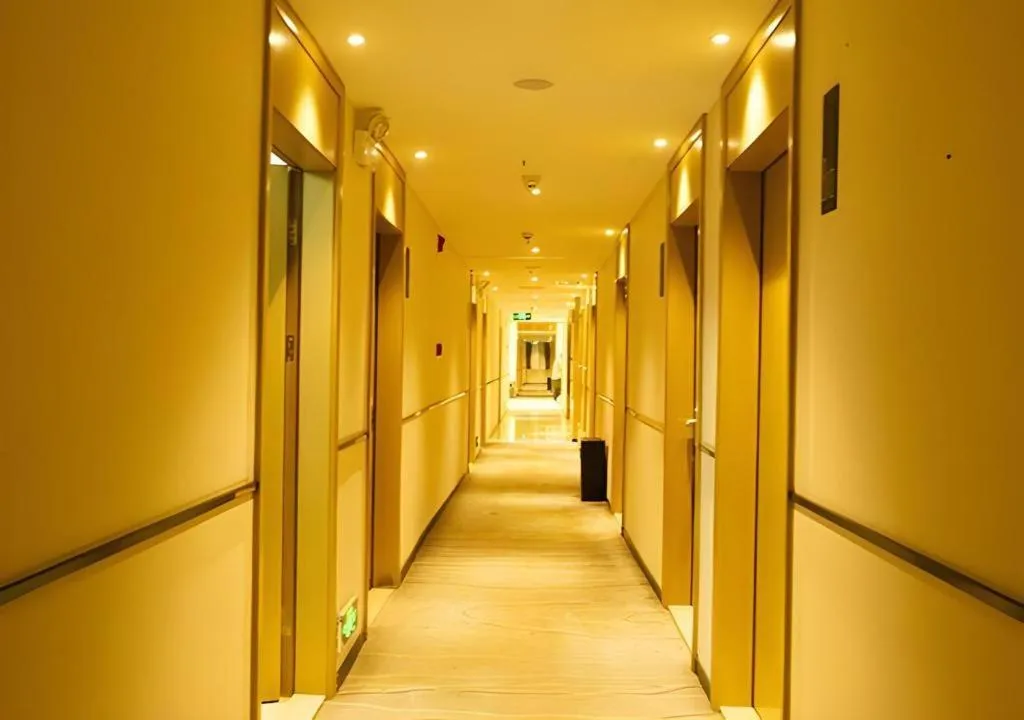 City Comfort Inn Huanggang Wuxue Bus Center