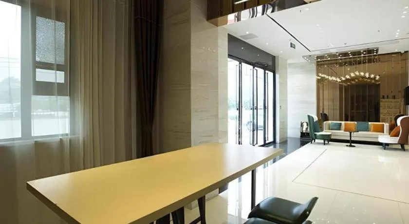 City Comfort Inn Huanggang Wuxue Bus Center