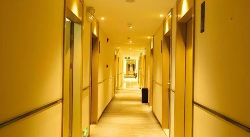 City Comfort Inn Huanggang Wuxue Bus Center