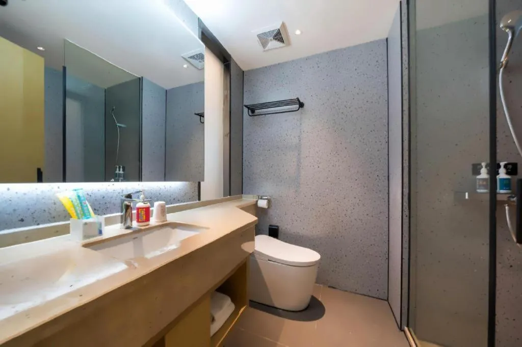 City Comfort Inn Huanggang Wuxue Bus Center