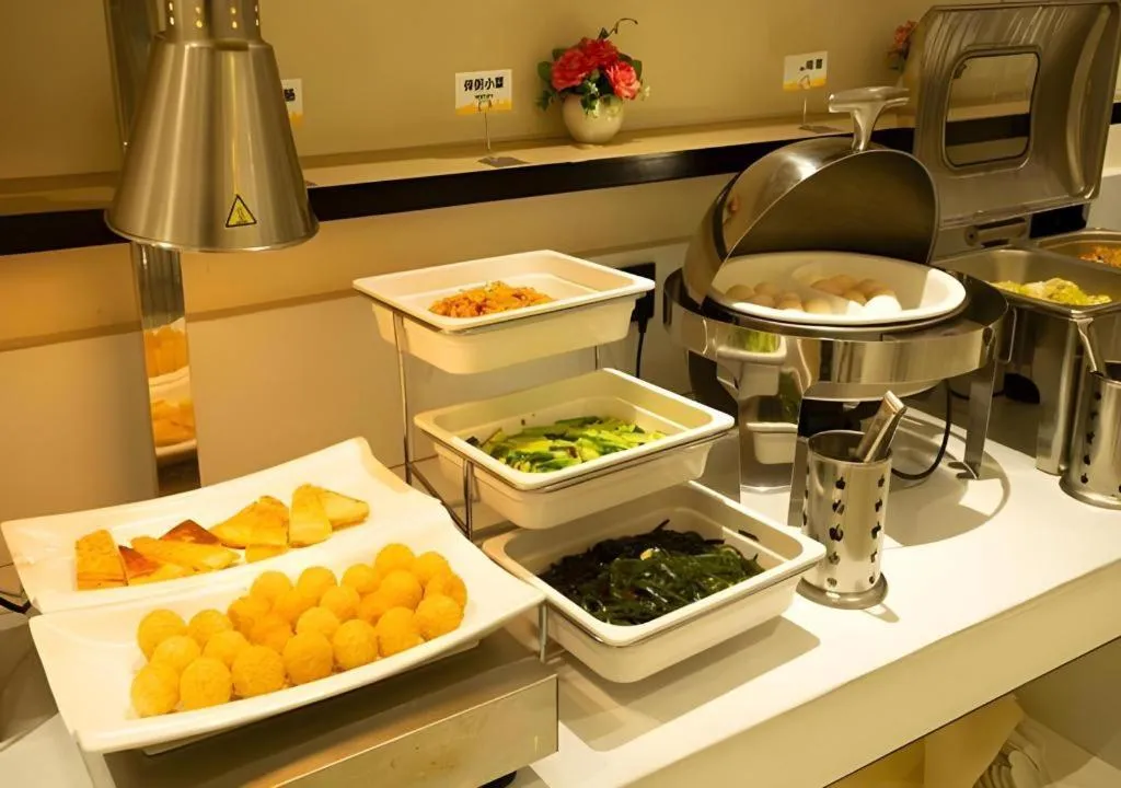 City Comfort Inn Huanggang Wuxue Bus Center