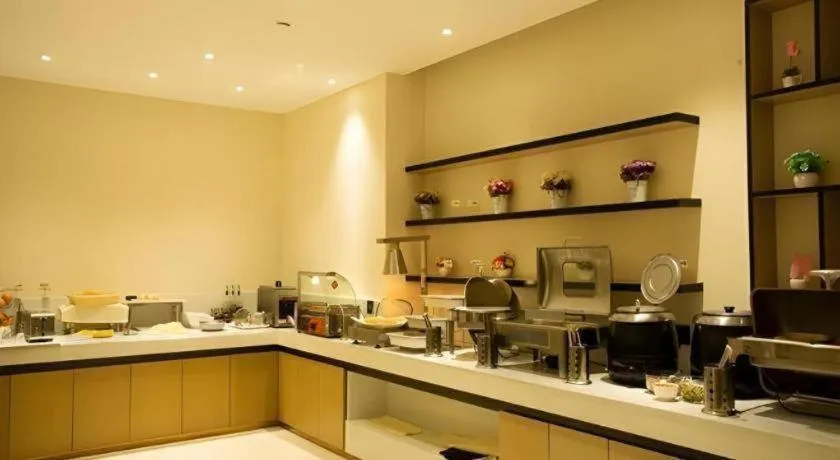 City Comfort Inn Huanggang Wuxue Bus Center