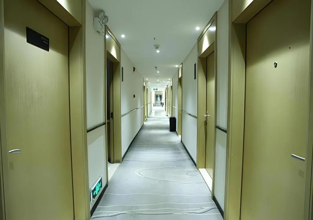 City Comfort Inn Huanggang Wuxue Bus Center