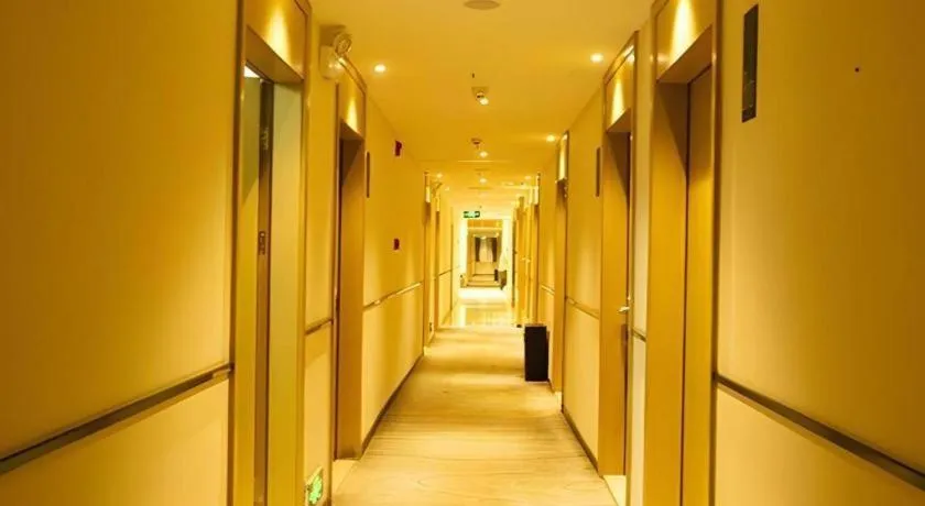 City Comfort Inn Huanggang Wuxue Bus Center