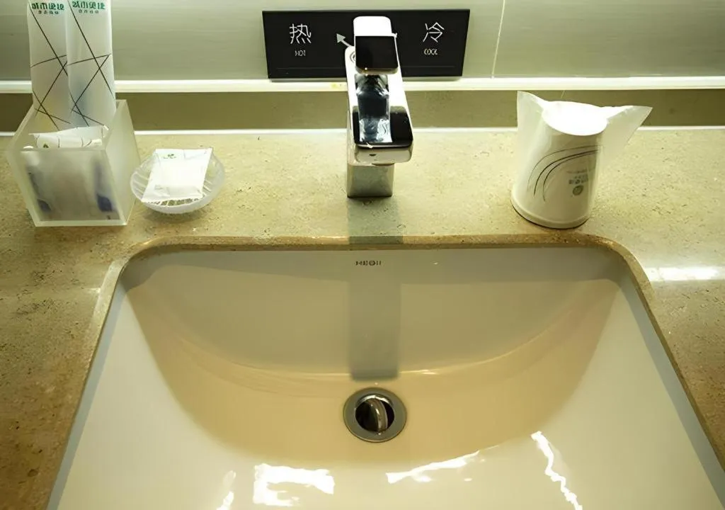 City Comfort Inn Huanggang Wuxue Bus Center