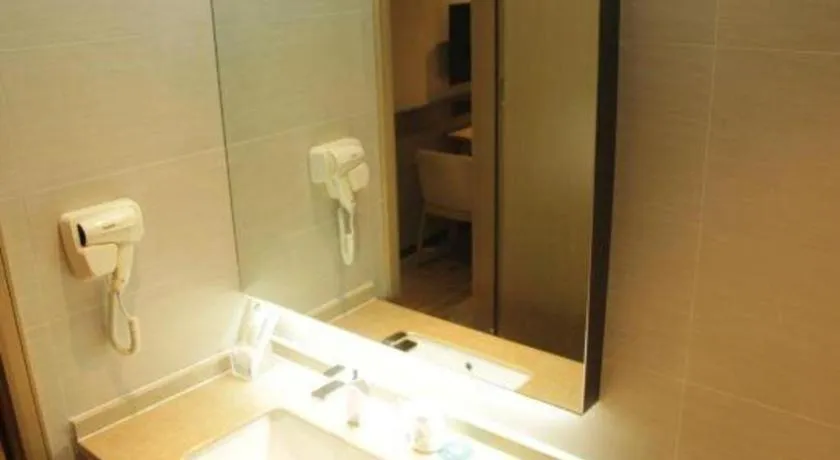 City Comfort Inn Huanggang Wuxue Bus Center